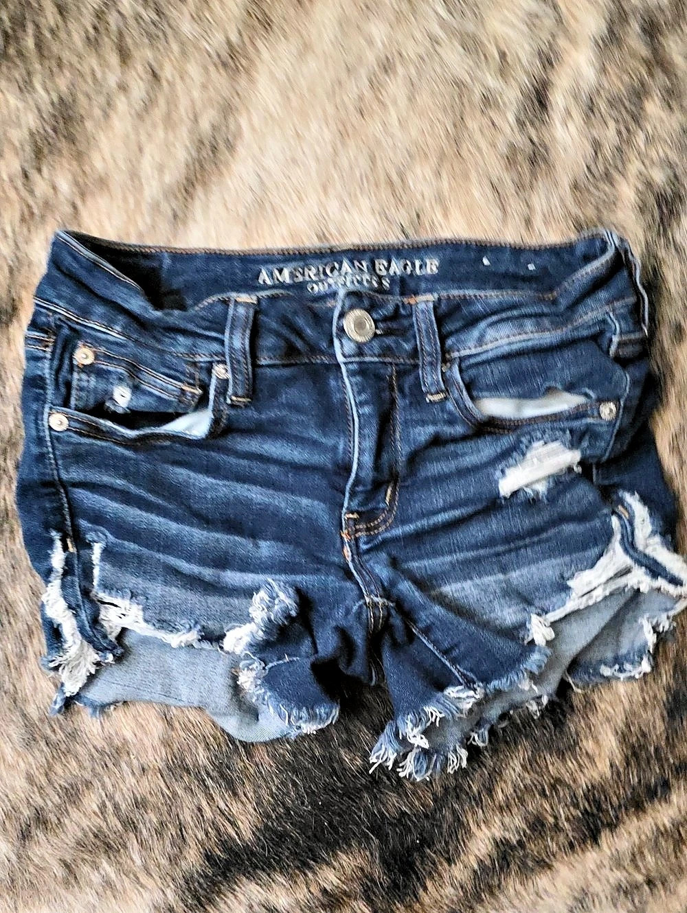 American Eagle Distressed Denim Jean Shorts in Blue Size 6